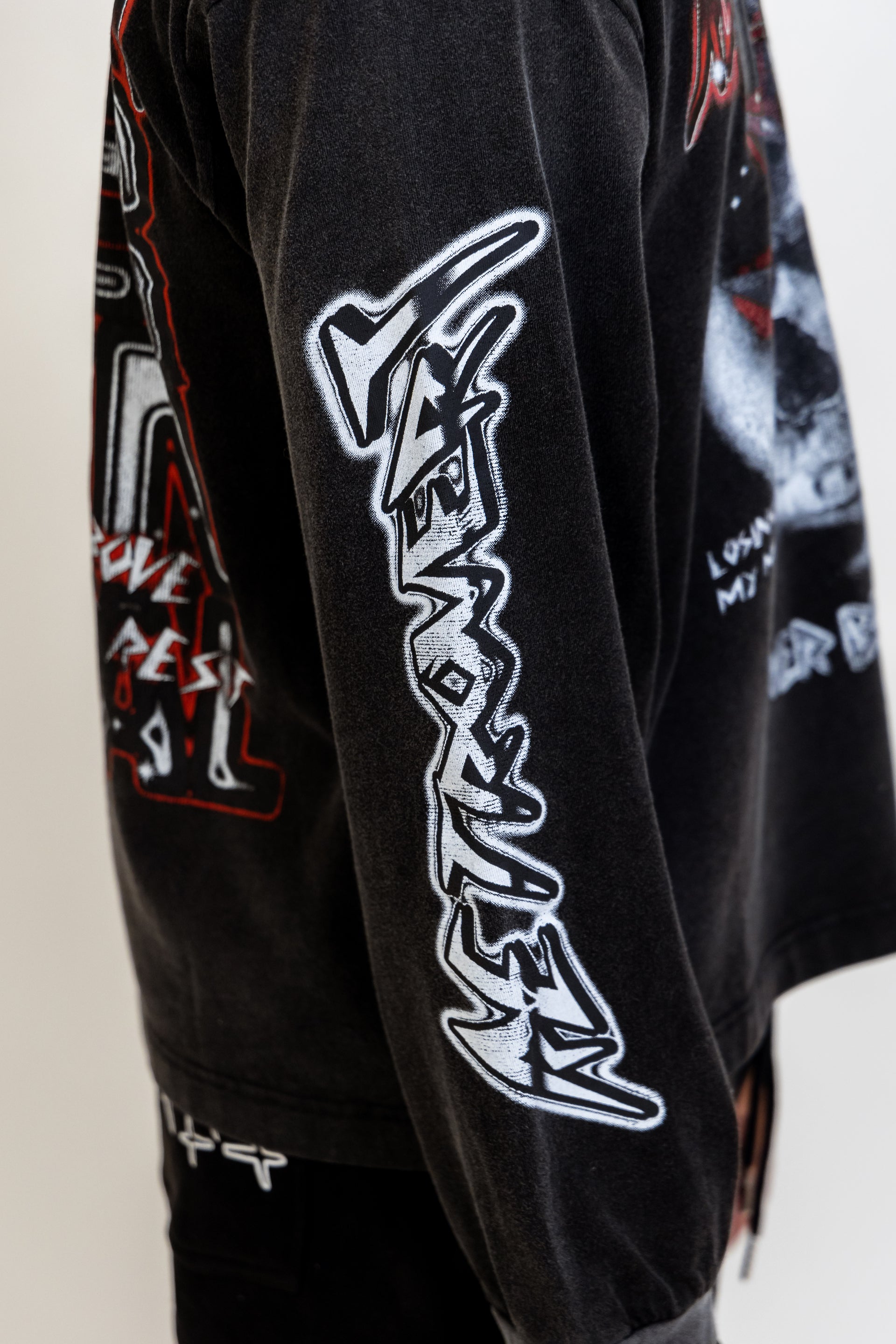 Skullhead Longsleeve Tee - Black/Red