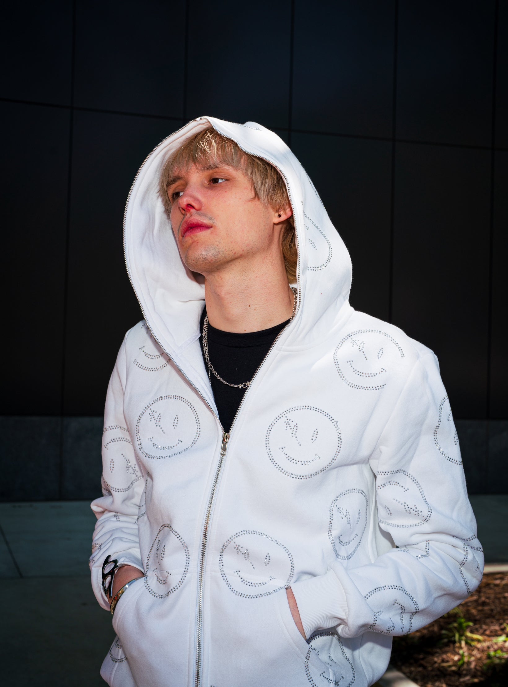 SMILEY HOODIE WHITE