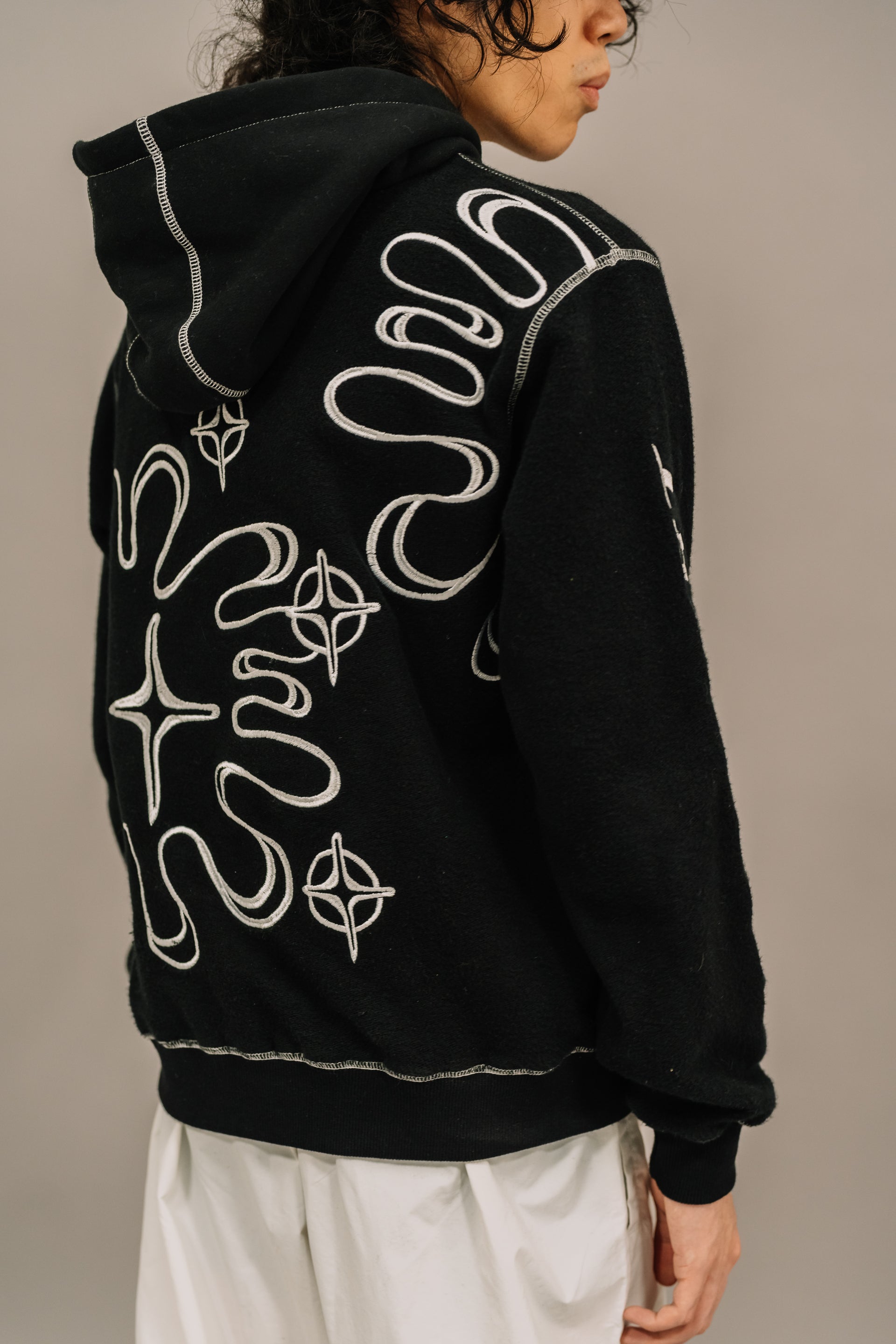 Rebirth inverse Hoodie - Black